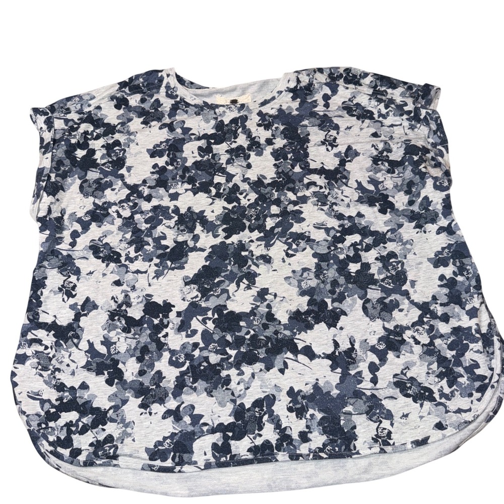 Cupio Blush Floral Top 2X Grey Navy Blue Short Sleeve‎ Cap Sleeve Curved Hem